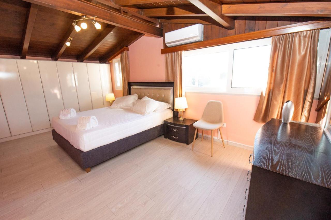 Venetian Apartments, 650M From Corfu Port Екстериор снимка